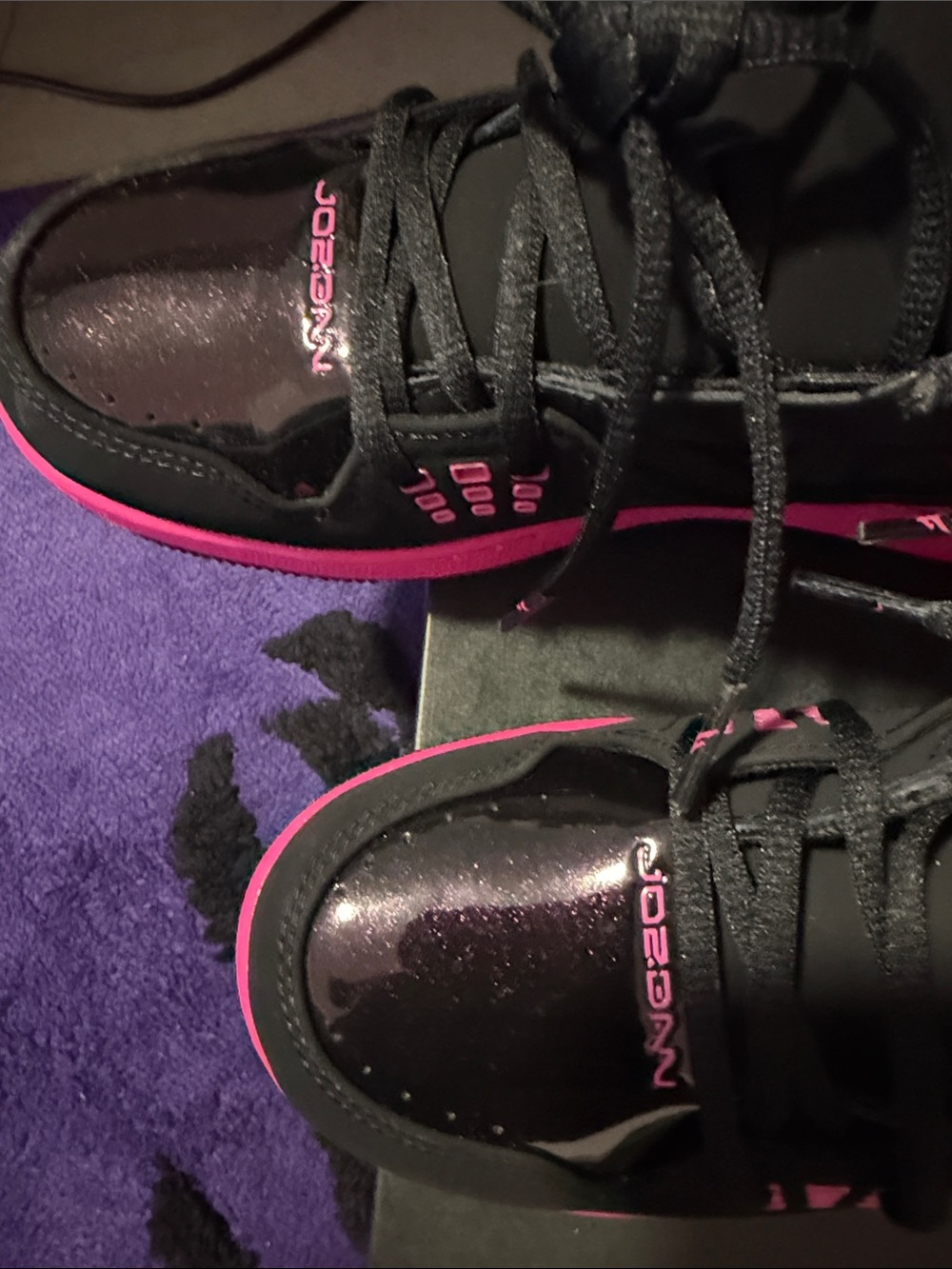 Jordan Women’s Black & Hot Pink Low-Top Sneakers